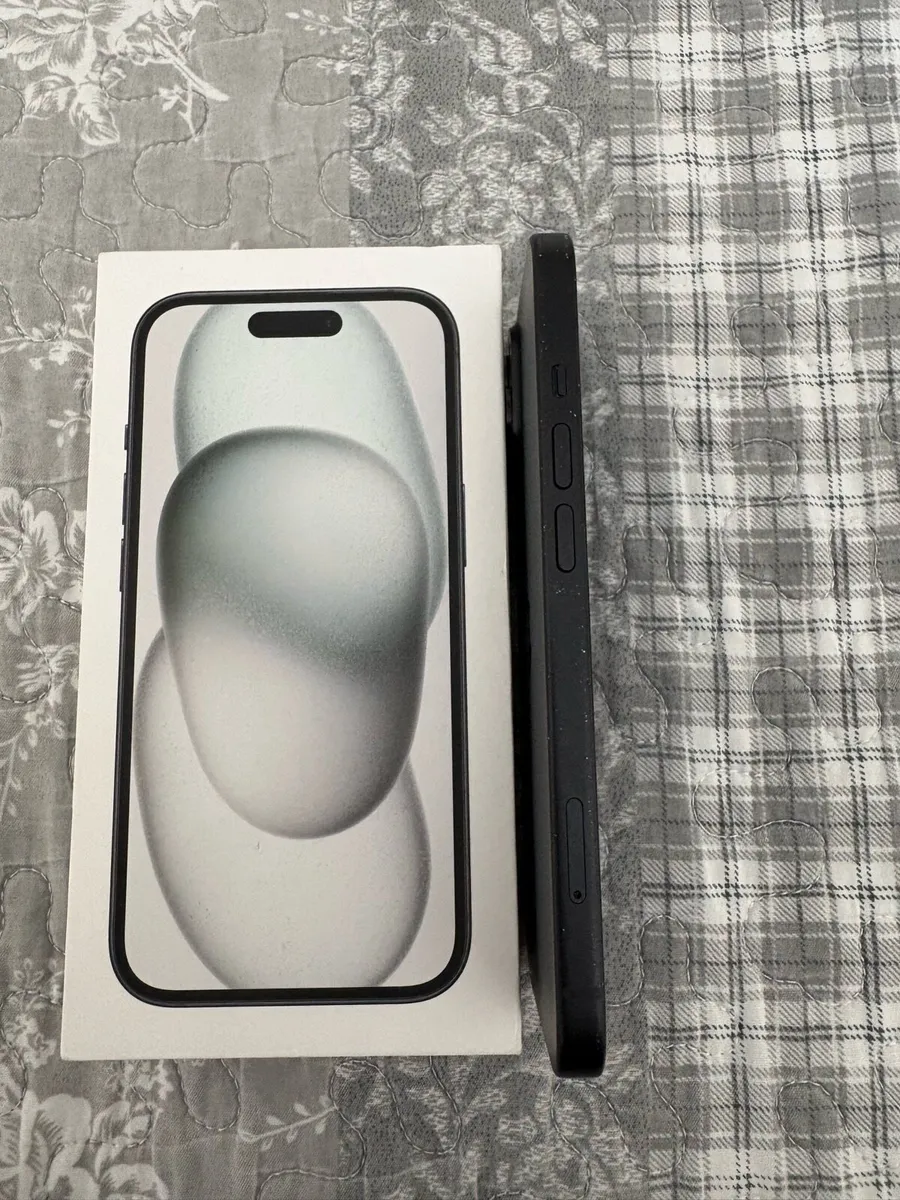 Apple iPhone 15 - Image 4
