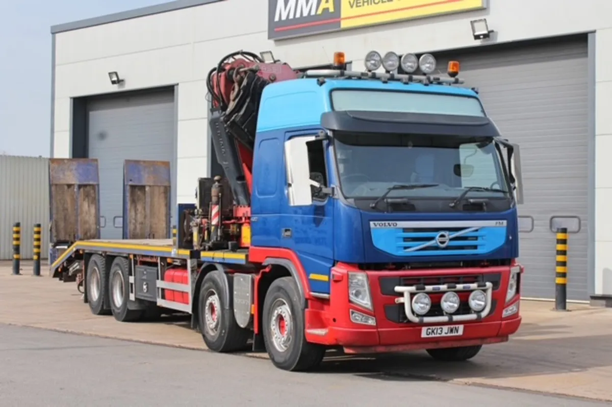 2013 VOLVO FM420 8X4  BEAVERTAILAND  FASSI F660 CR - Image 1