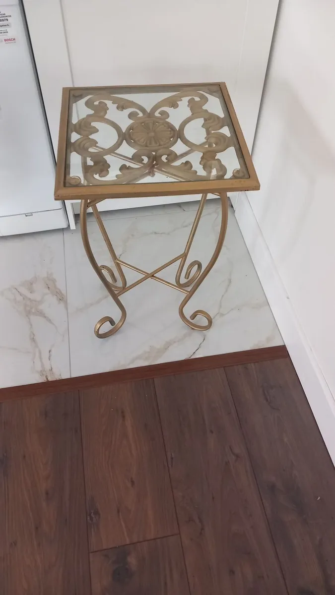 small metal table - Image 1