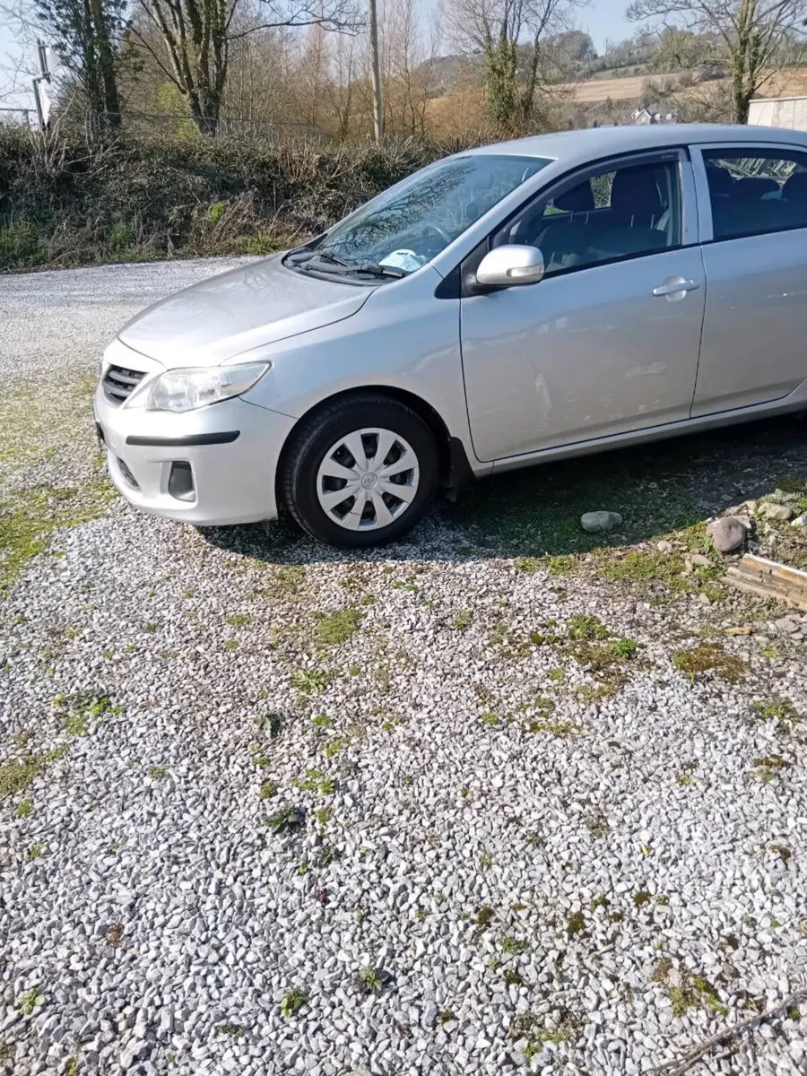 Toyota corolla - Image 4