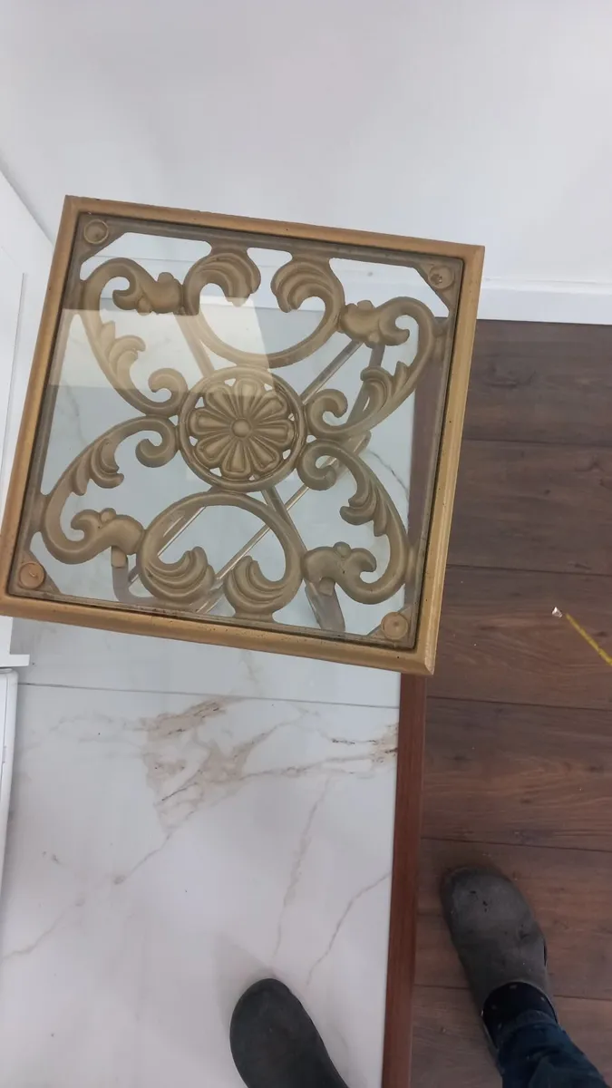 small metal table - Image 4