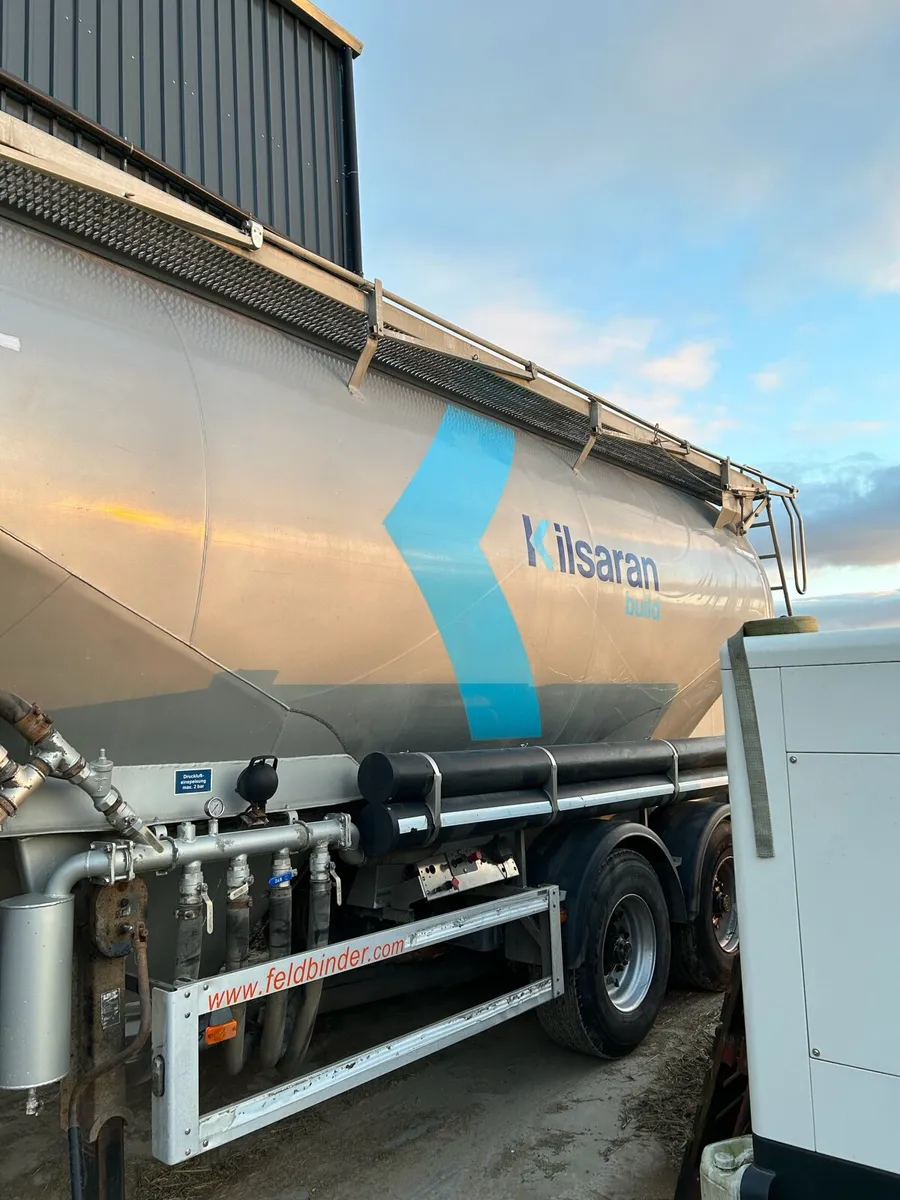 Cement tanker - Image 2