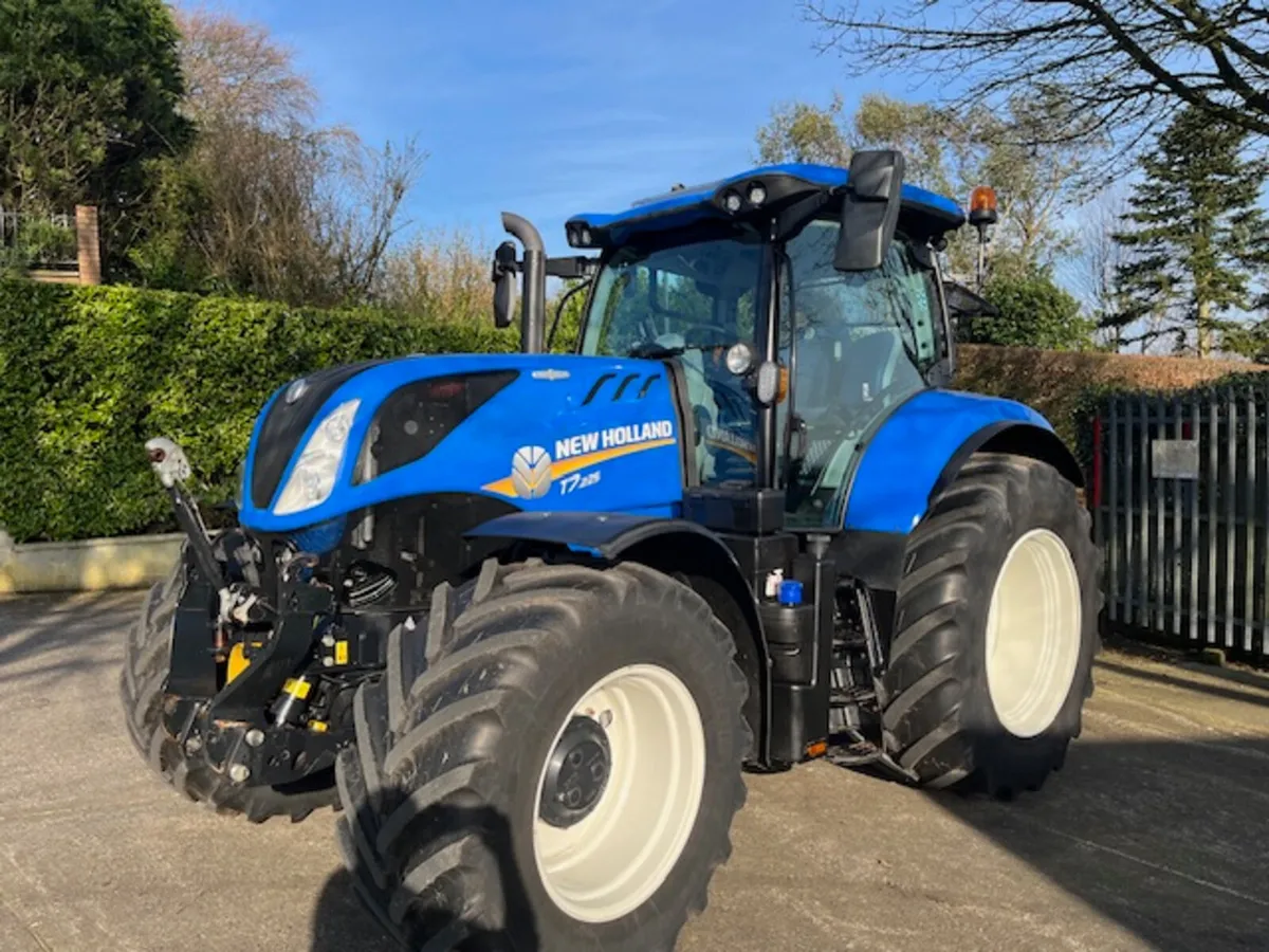 2022 New Holland T7.225 Auto-command c/w F/L & PTO - Image 1