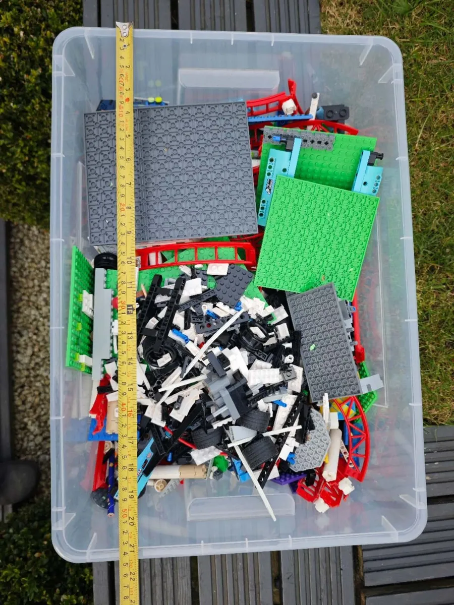 LEGO Bulk Lot - 13.8kg mixed bricks, baseplates - Image 4