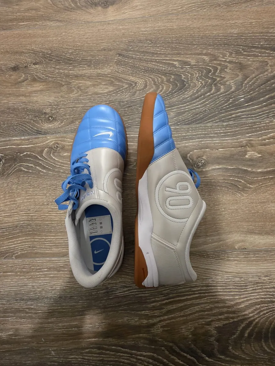 Nike shoes - Image 2