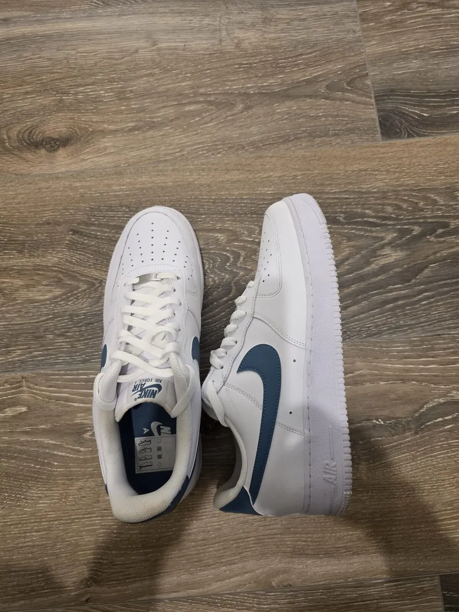 Nike shoes - Image 1