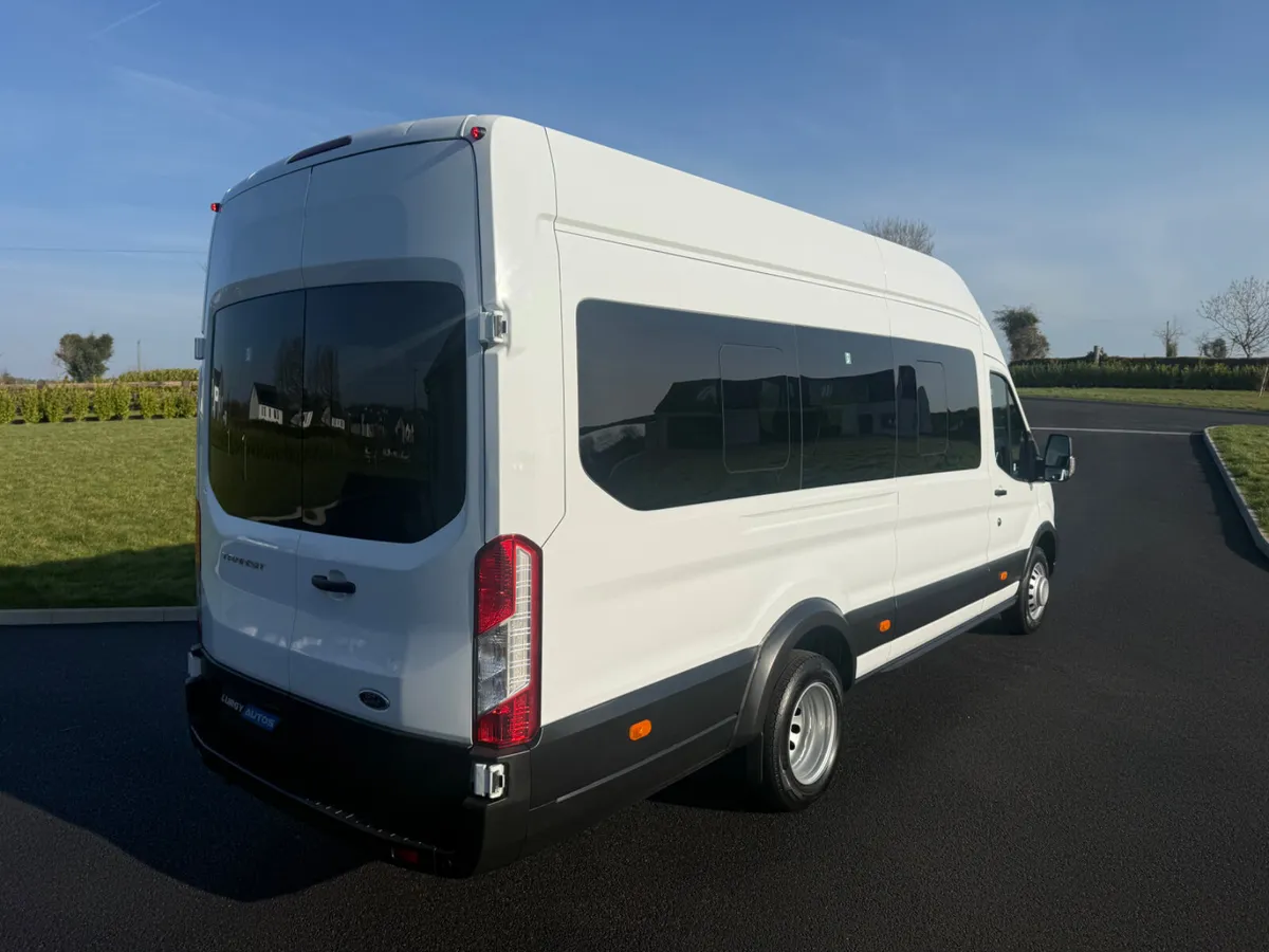 232 Ford Transit Trend 17 Seater - Image 4