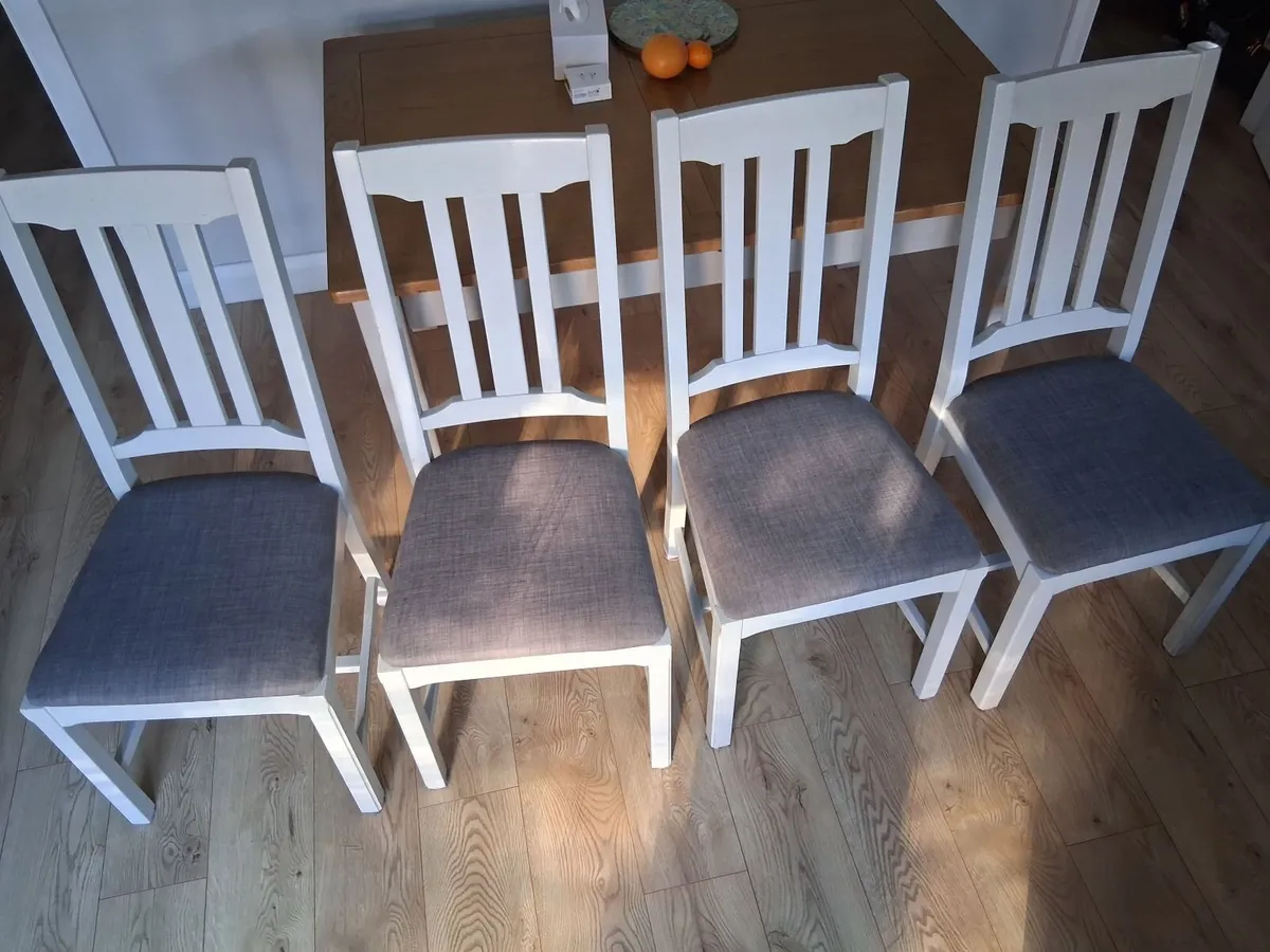 4 chairs from Ezliving - Image 2