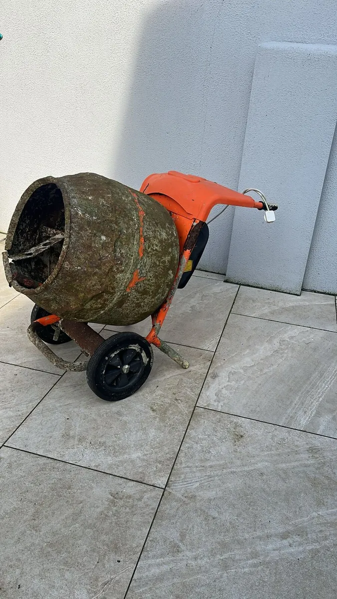 Cement mixer and air compressor - Image 1