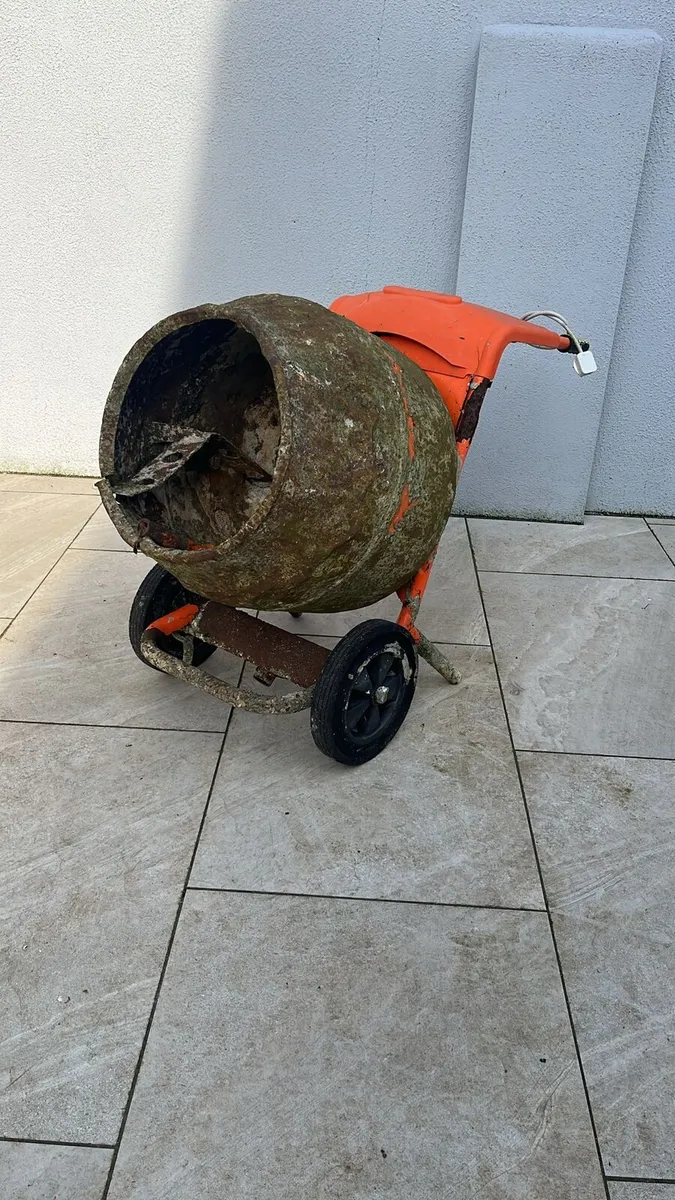 Cement mixer and air compressor - Image 2
