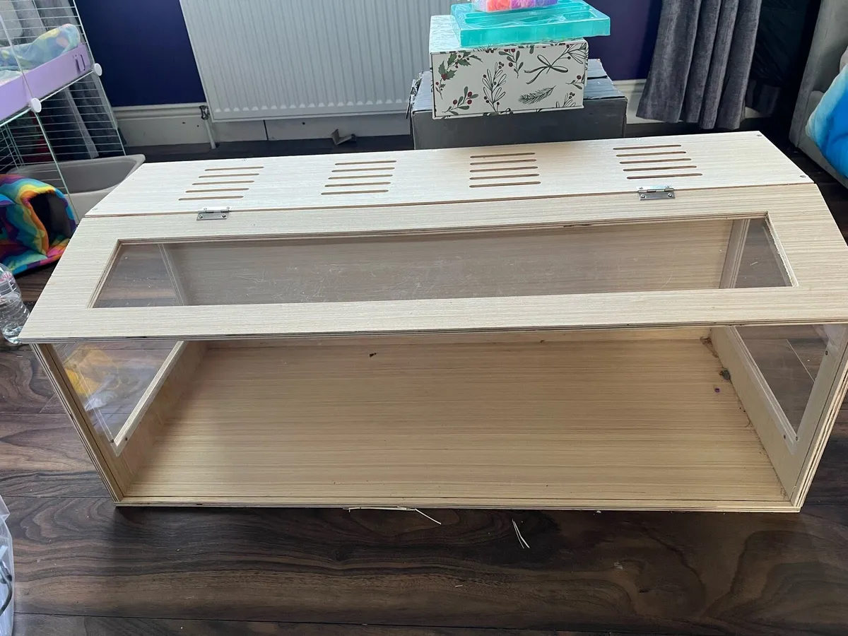Hamster / guinea pig enclosure
