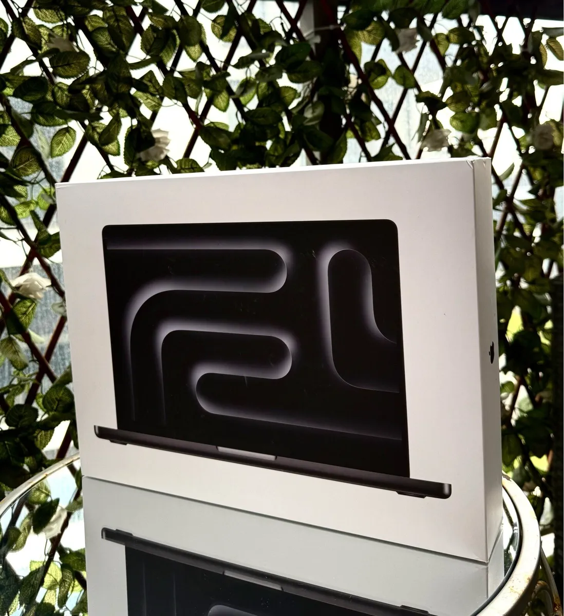 💻 MacBook Pro 14” (M5, 24GB RAM, 1TB) - Image 2