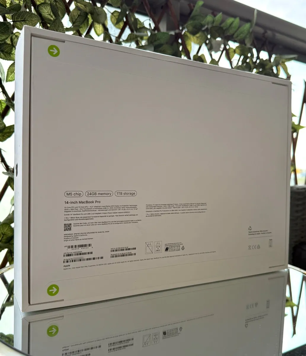 💻 MacBook Pro 14” (M5, 24GB RAM, 1TB) - Image 3