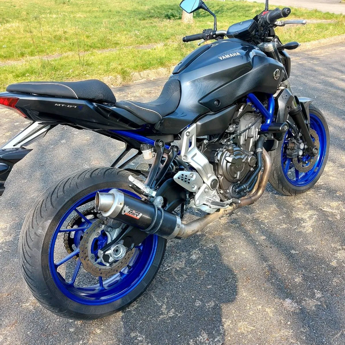 YAMAHA MT07 - Image 3