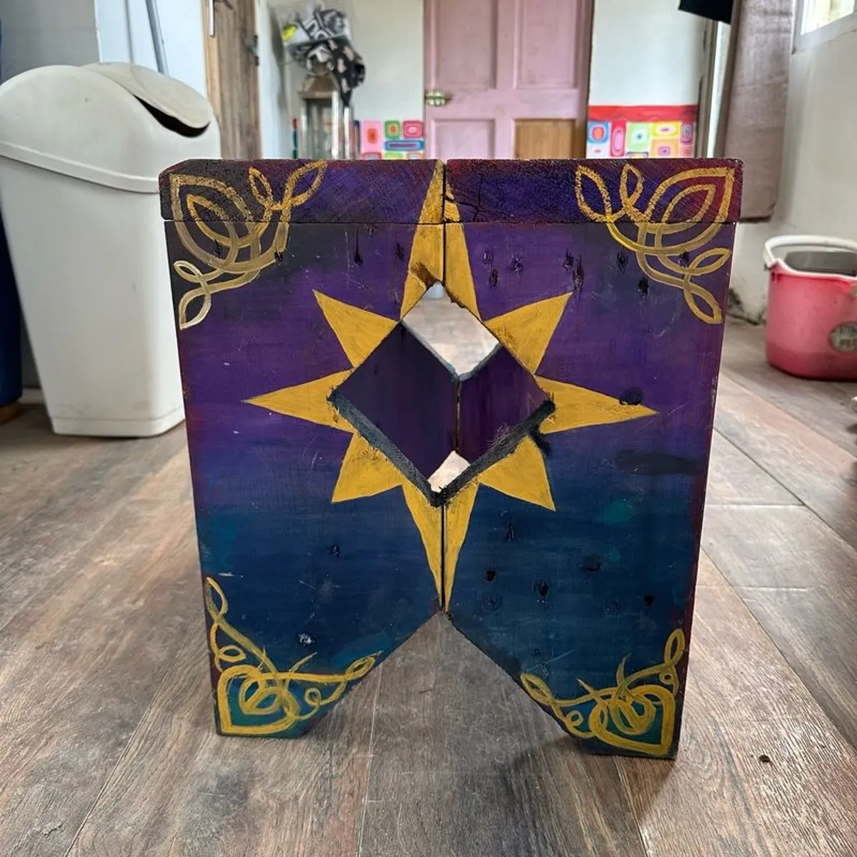 One of a kind handmade side table/chair - Image 3