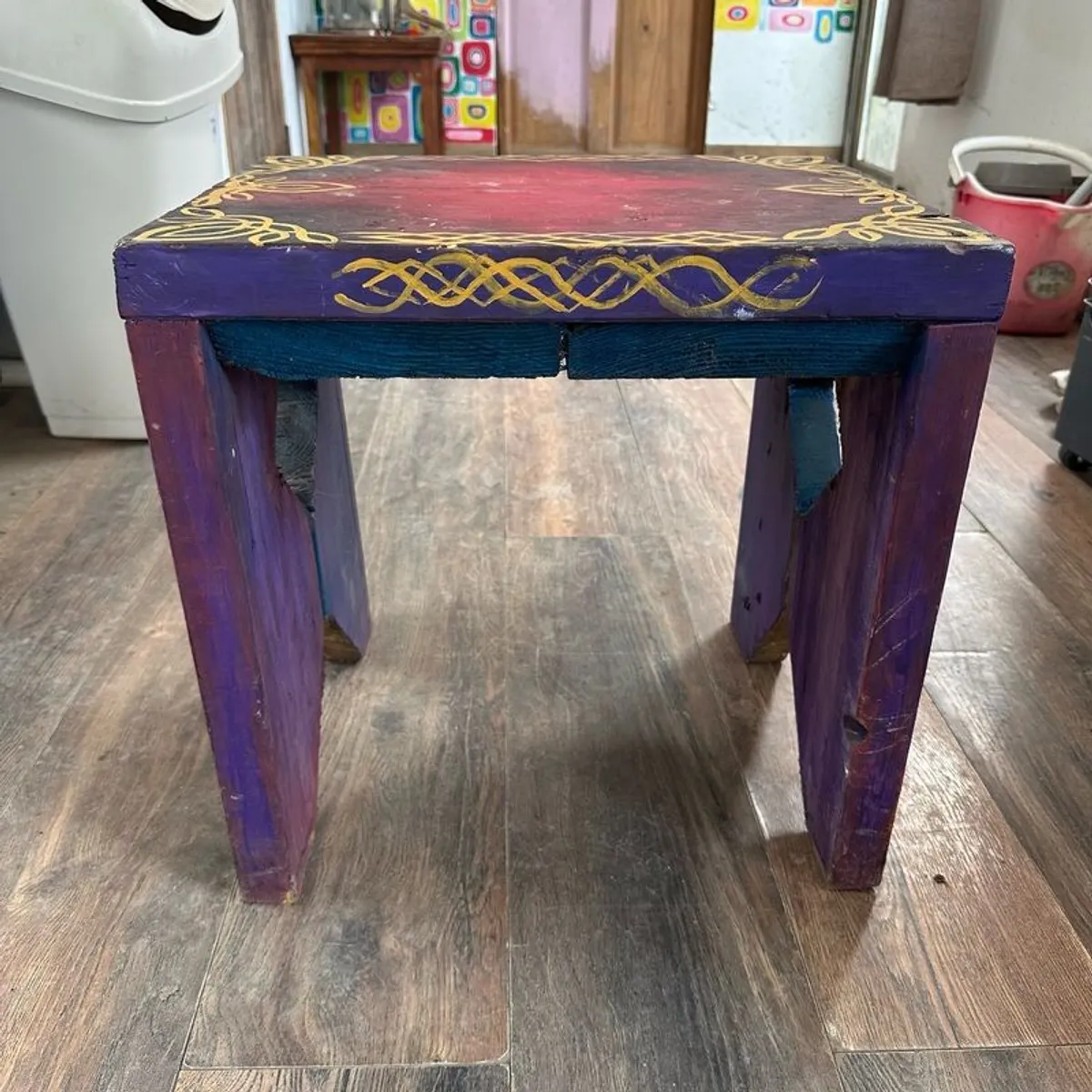 One of a kind handmade side table/chair - Image 4