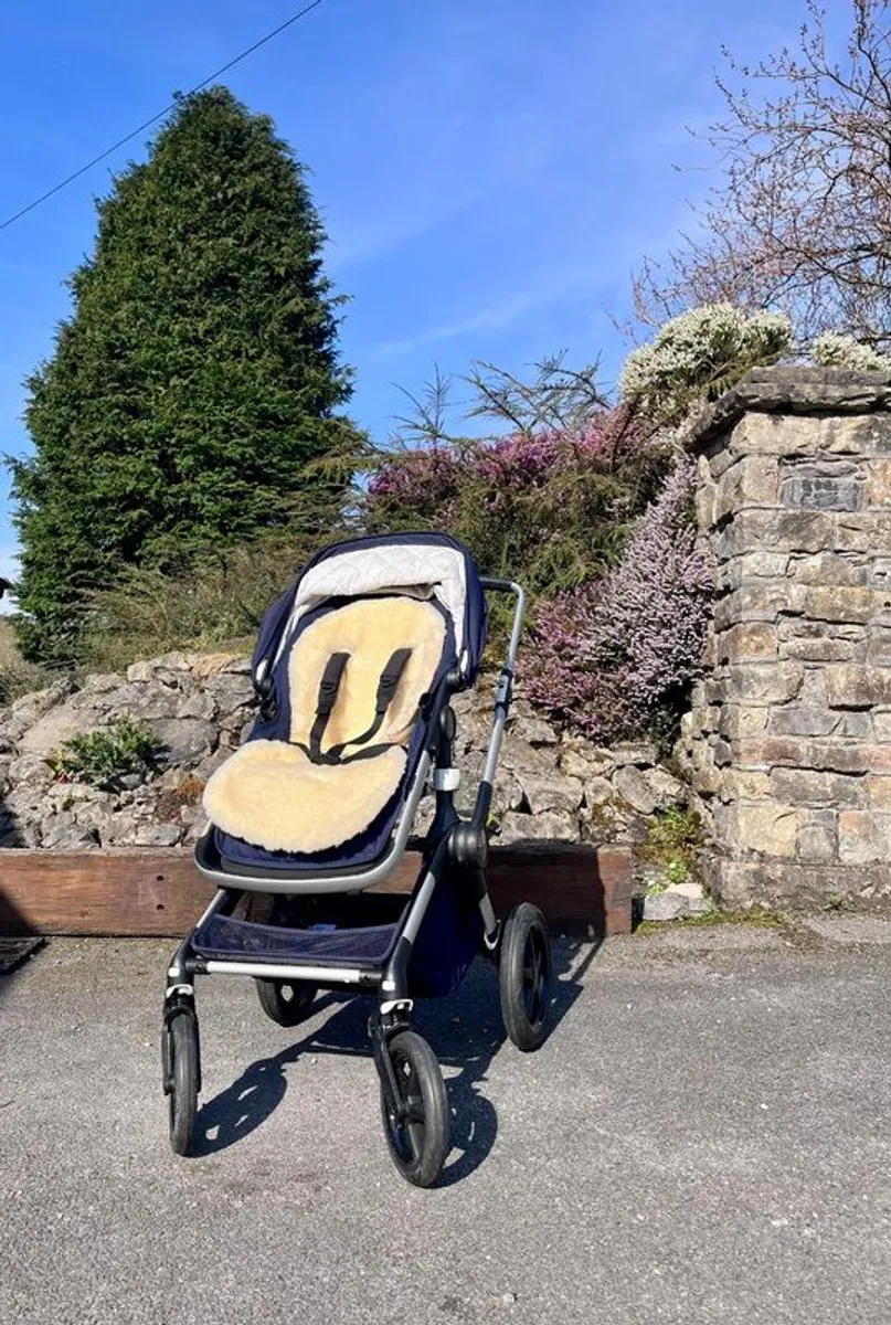 Bugaboo Fox 2 Travel System Navy, Bassinet, Extras, Excellent Condition - Image 2