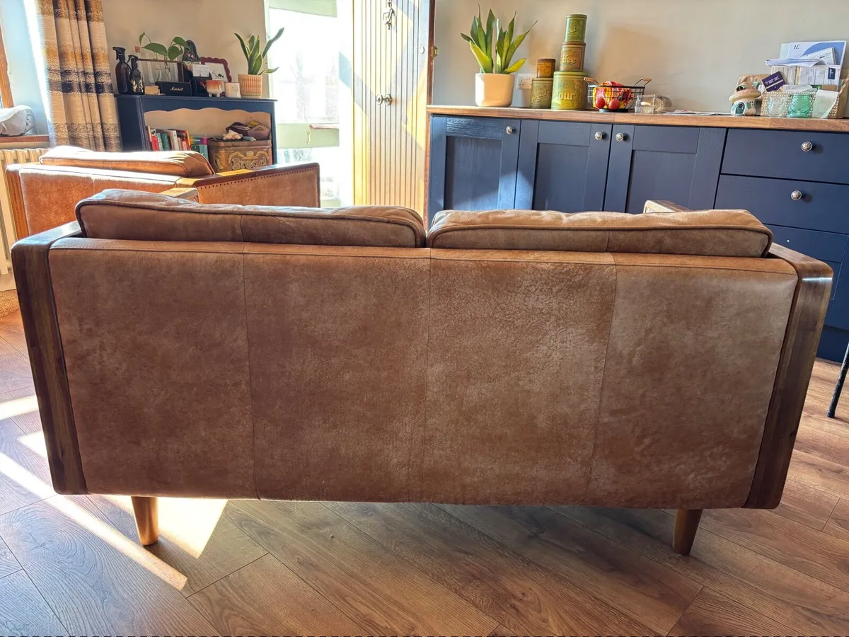 Leather sofa and chair - Image 4