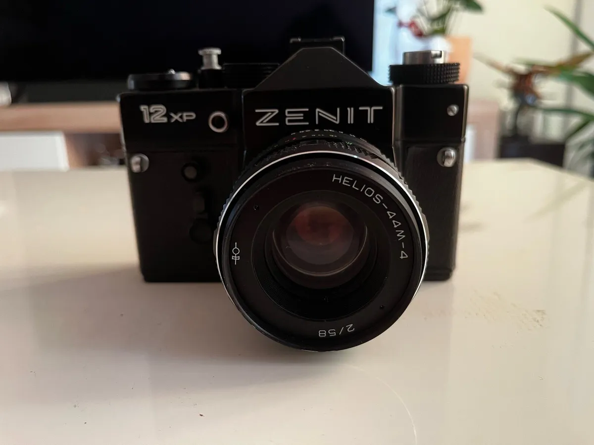 Zenit Vintage Film Camera - Image 2