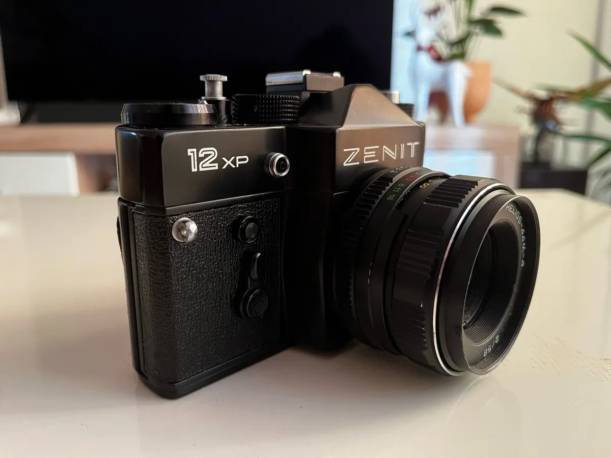 Zenit Vintage Film Camera - Image 3