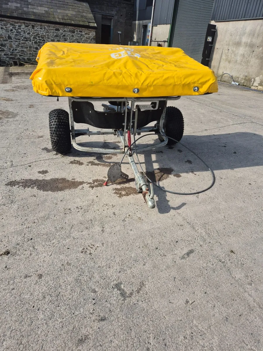JFC Quad Fertiliser Spreader - Image 3