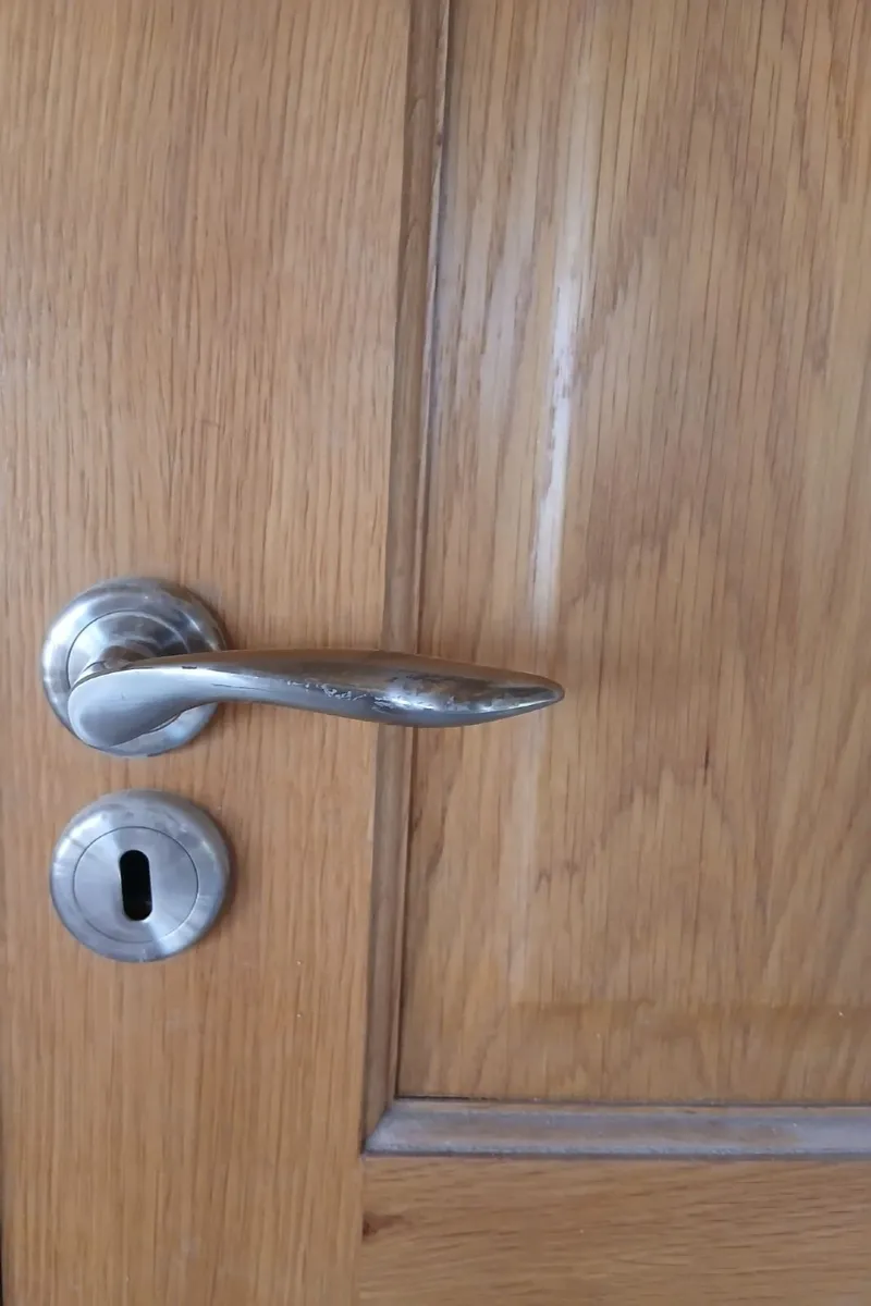 Solid Oak Doors with handles - Image 2