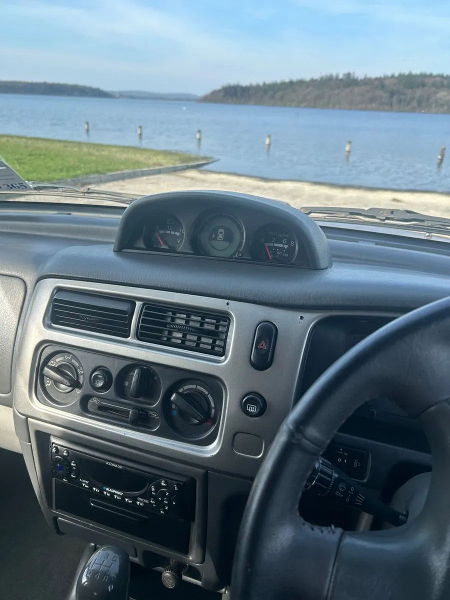 Mitsubishi Pajero 2005 - Image 2