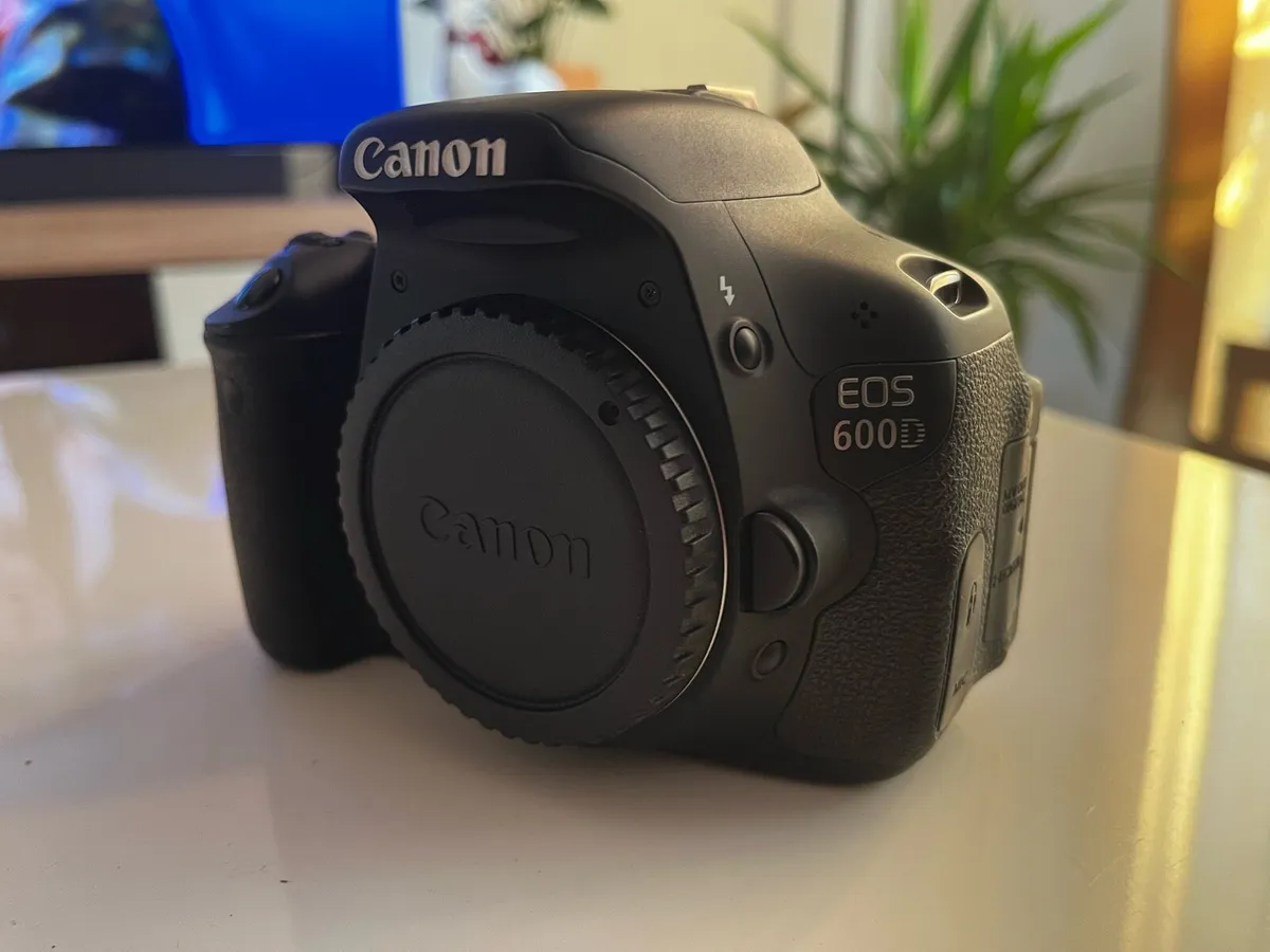 Canon 600D DSLR - Image 2