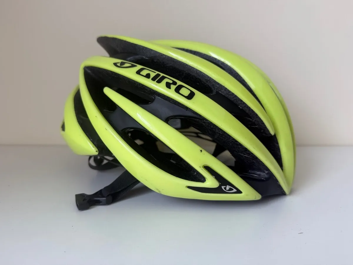 Top tier road bike helmet Giro AEON - Image 3