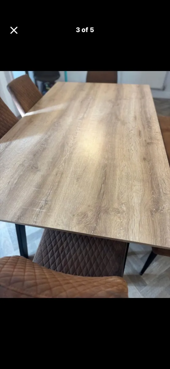 Table and chairs - Image 3