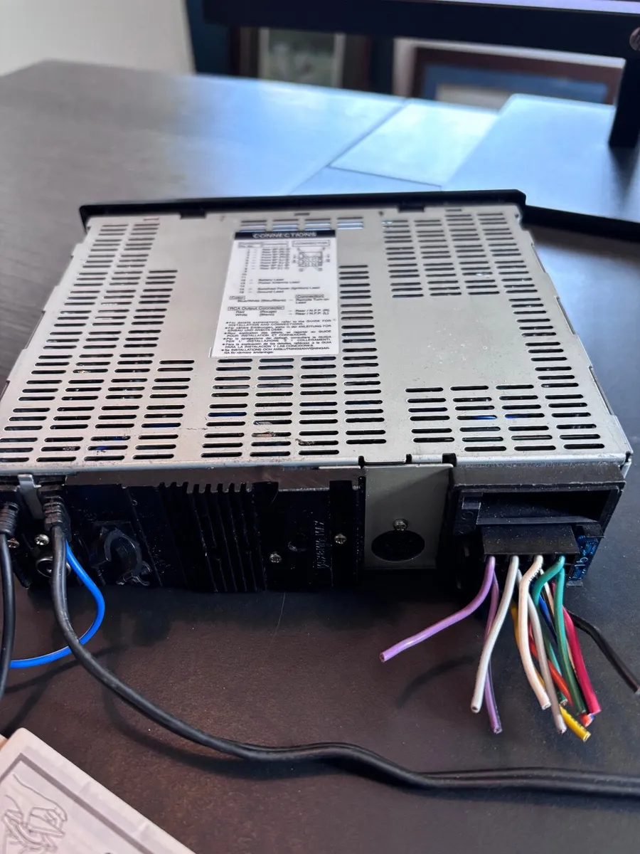 Alpine Car Stereo + 10-CD Shuttle Changer - Image 4