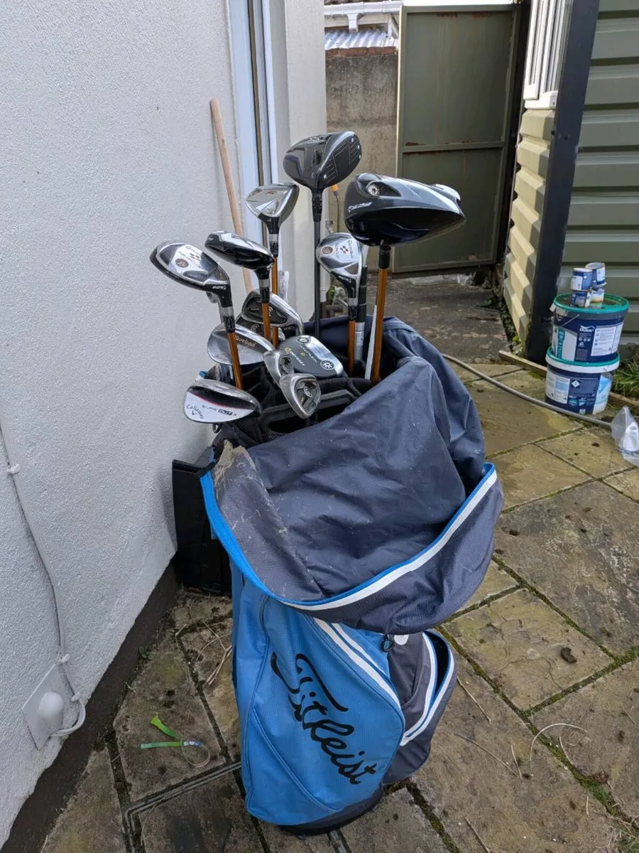 Golf bag and clubs - Image 2