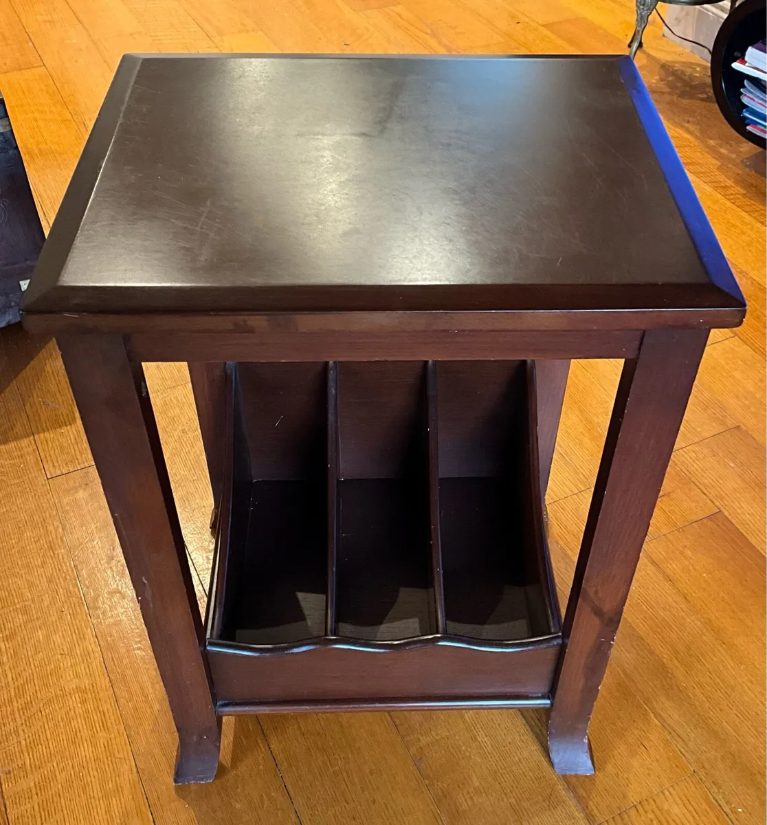 Mahogany table with Magazine/Vinyl Record Storage - Image 4