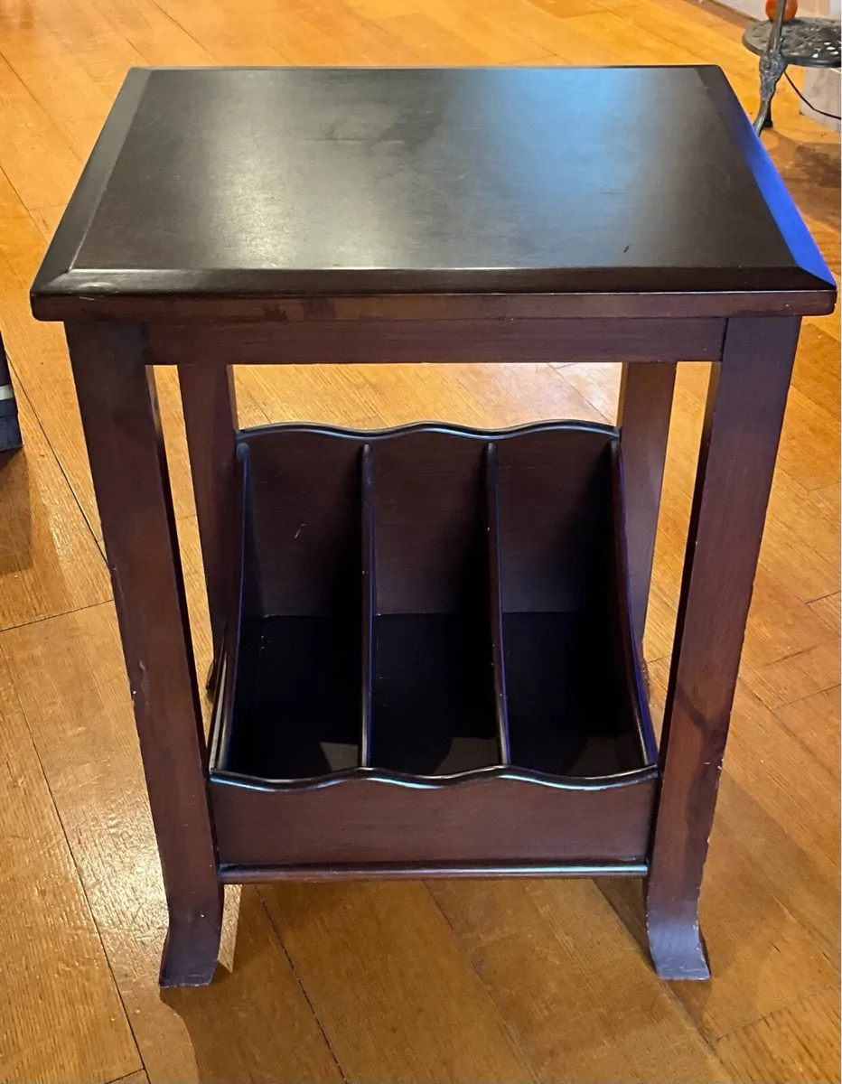 Mahogany table with Magazine/Vinyl Record Storage - Image 2