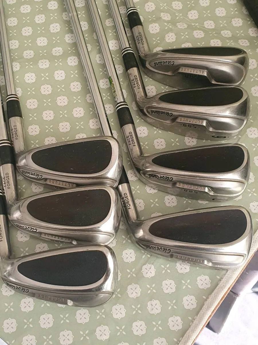 CLEVELAND 588 HYBRID IRONS 5 TO DW - Image 1