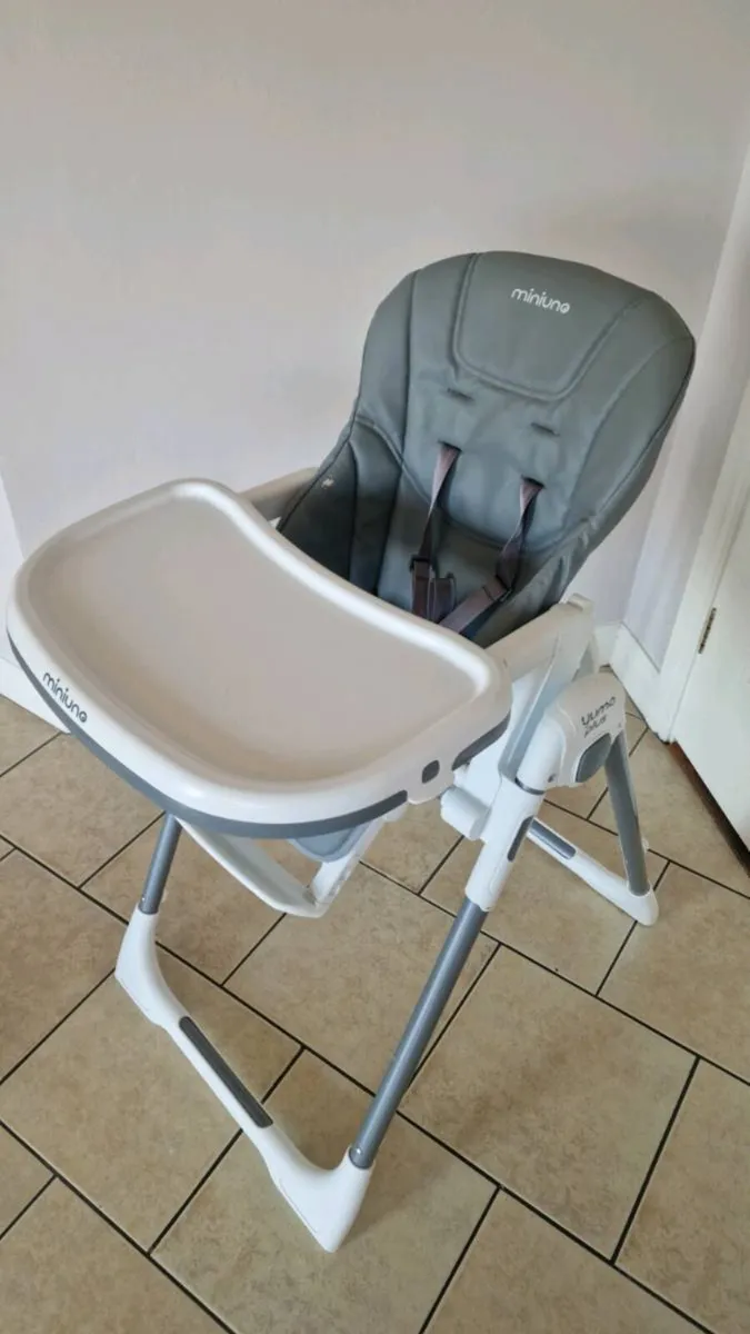Miniuno yumo plus baby highchair - Image 2