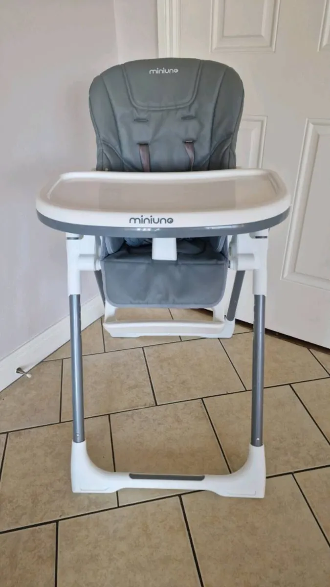 Miniuno yumo plus baby highchair - Image 3