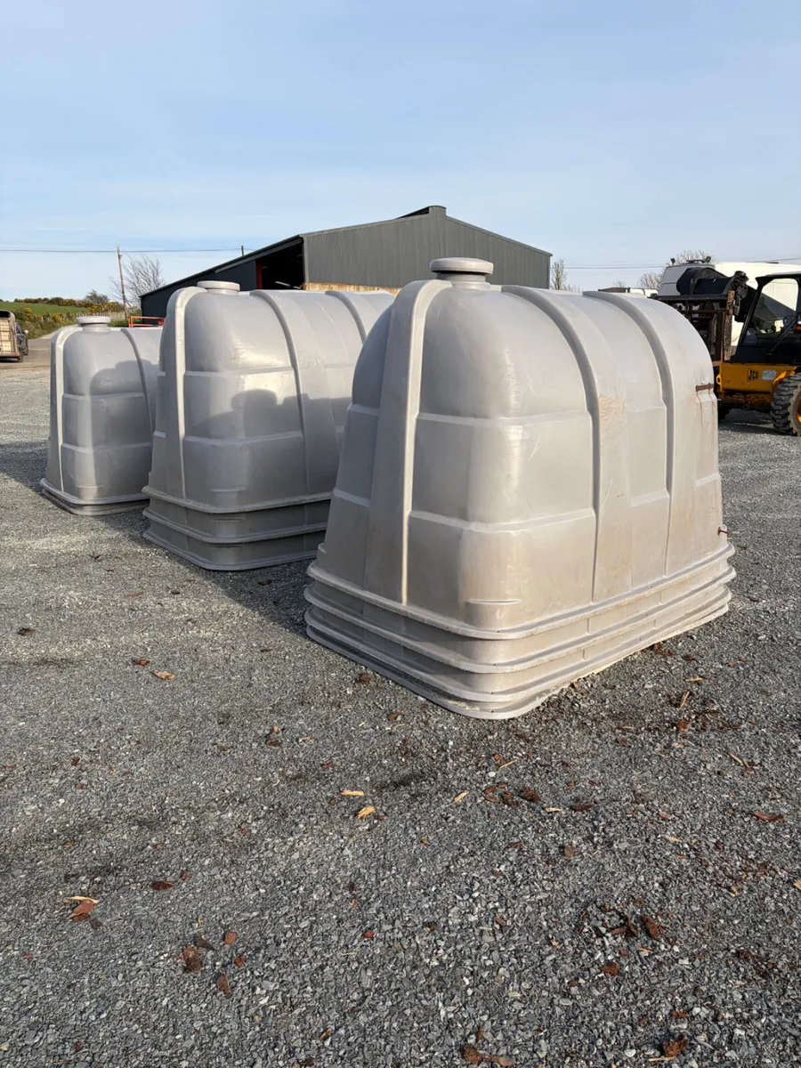 10 Calf Hutches - Image 4