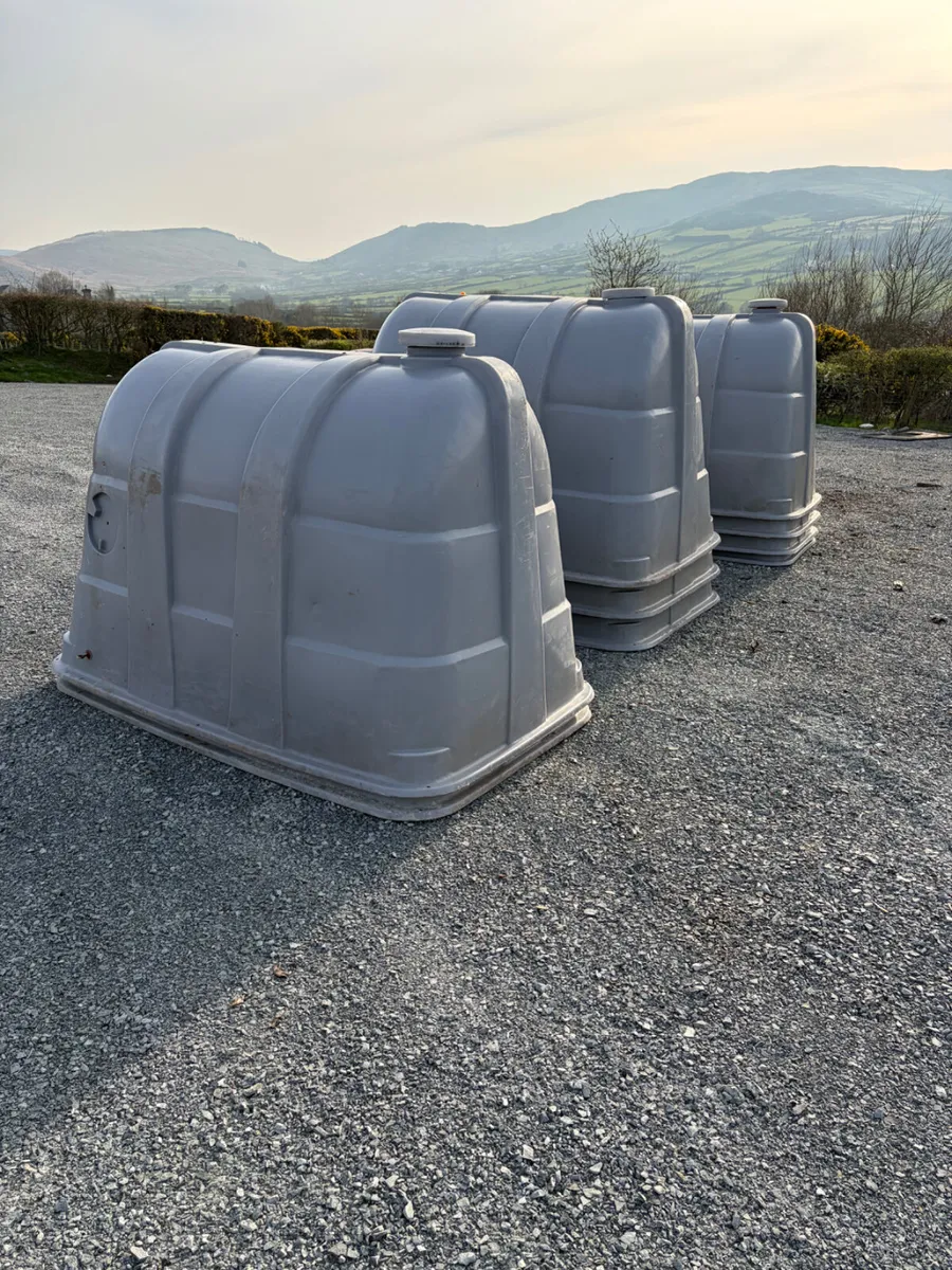 10 Calf Hutches - Image 3