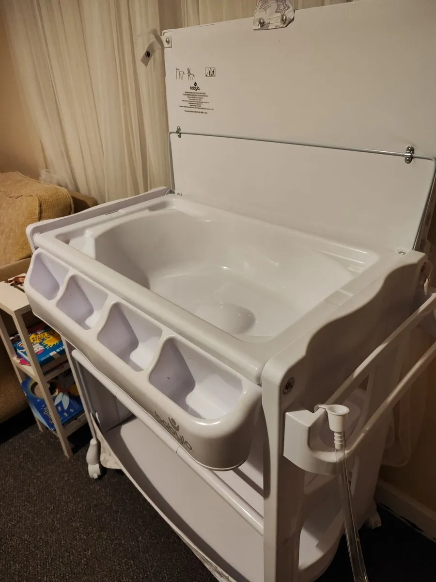 Babylo Bath and Baby Changing Table - Image 4