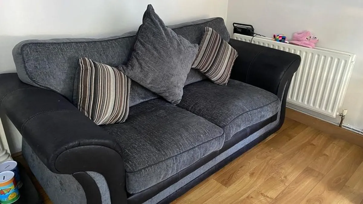 suite furniture - Image 1