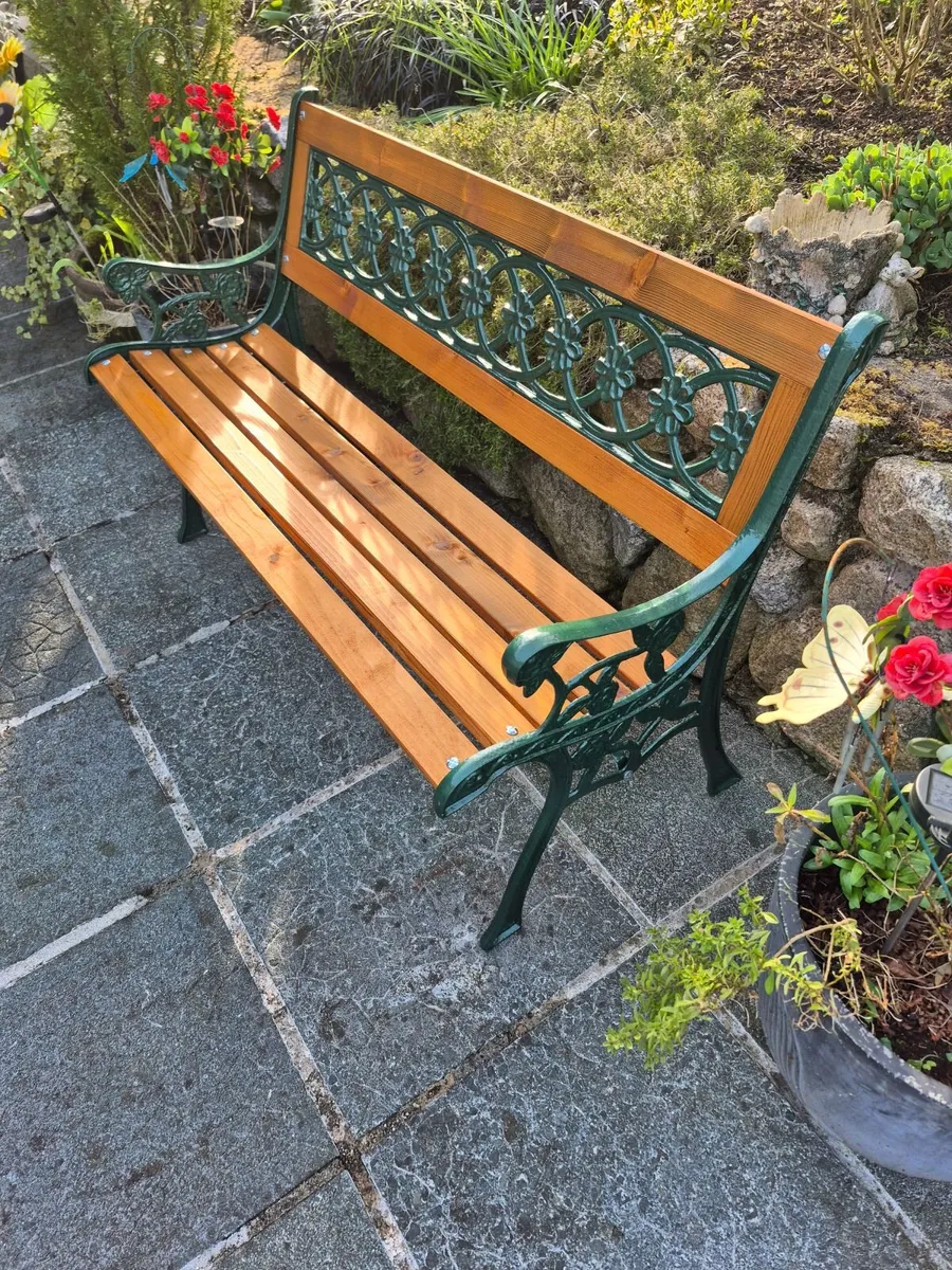Cast iron Garden bench - Image 1