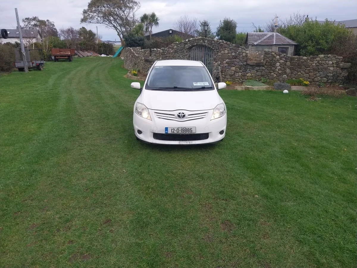 Toyota auris van - Image 1