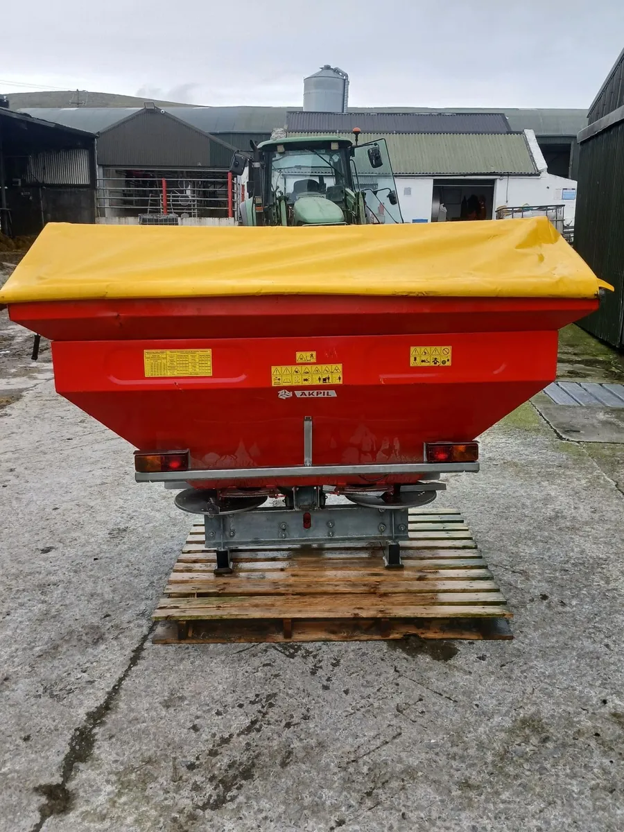 Fert spread - Image 4