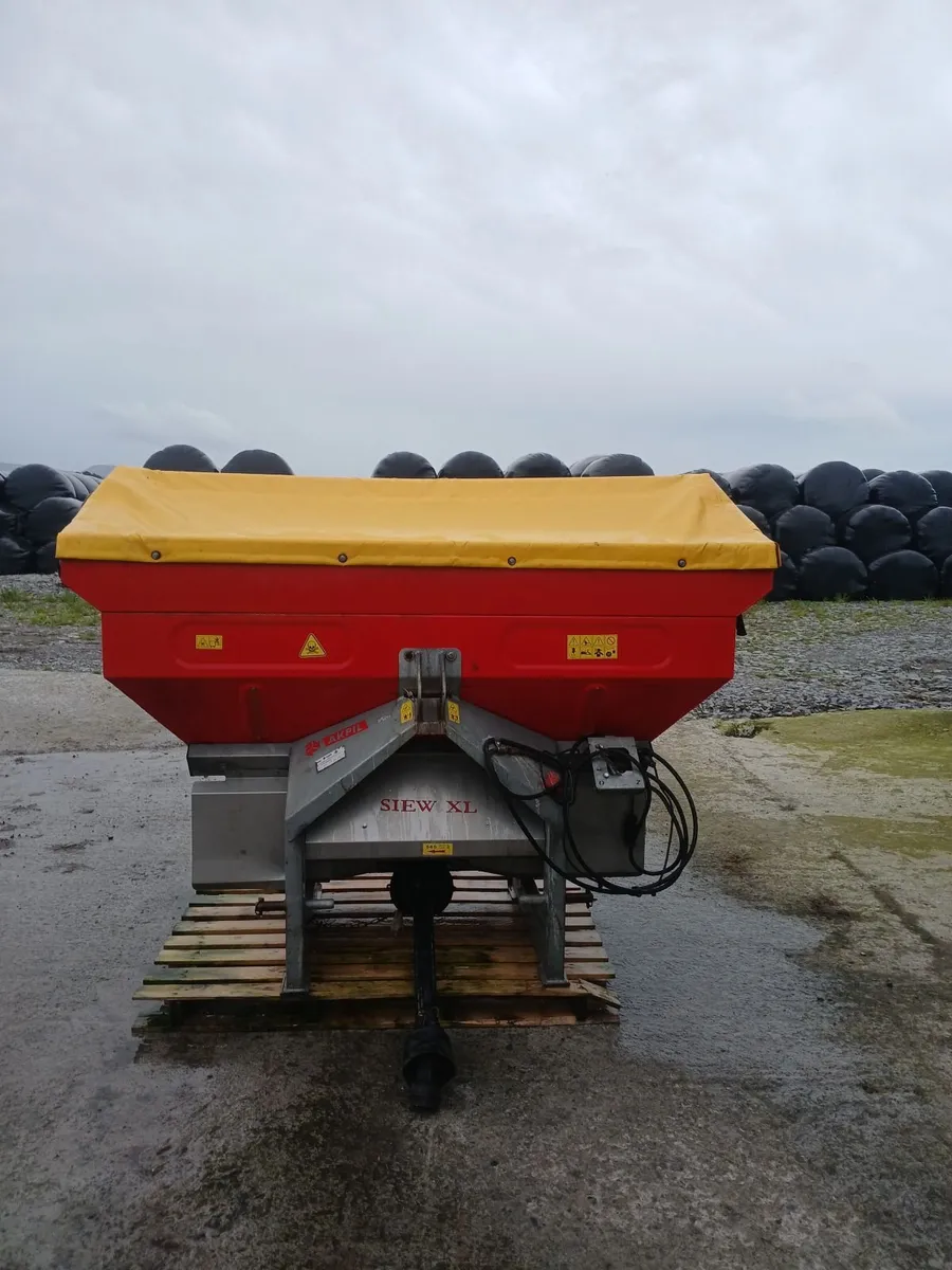 Fert spread - Image 3