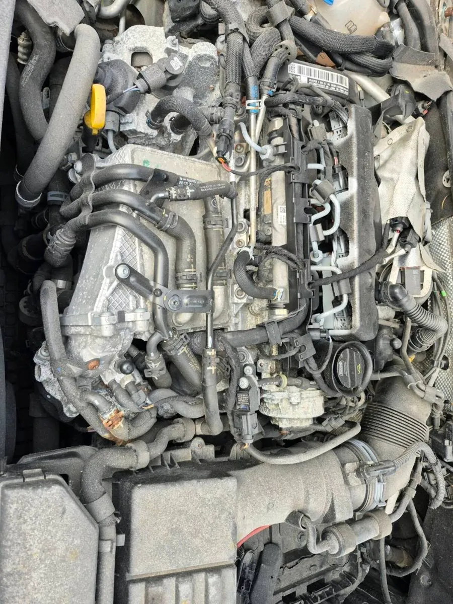 Volkswagen 2.0 complete engine and automatic gearb - Image 1