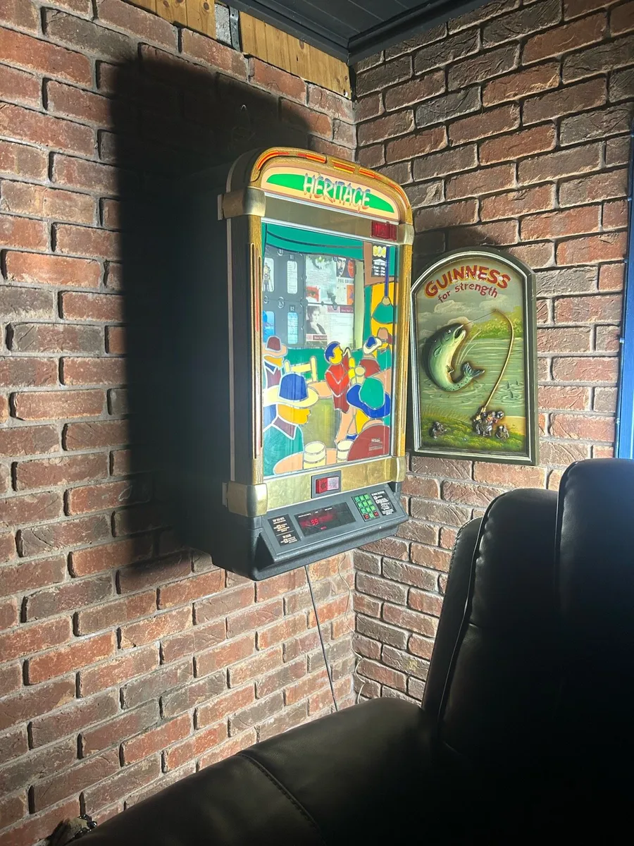 Wall mounted jukebox - Image 3