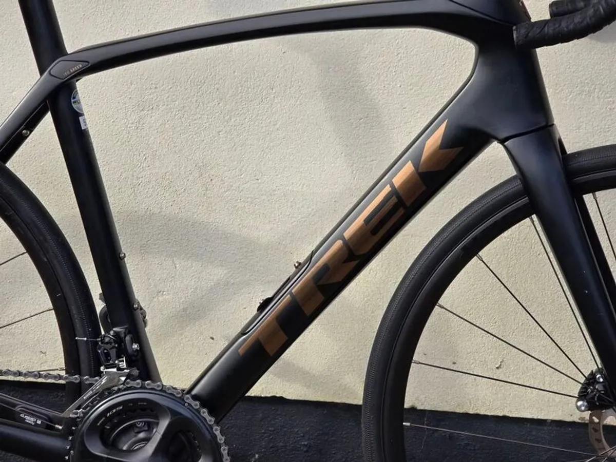 Trek Domane SL5 Black Carbon - Image 3