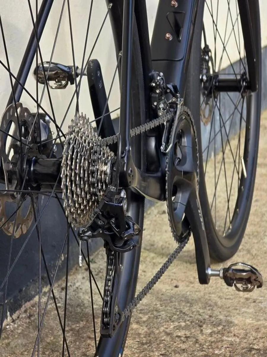 Trek Domane SL5 Black Carbon - Image 4