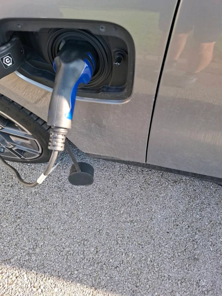 Synch EV 3 pin plug  to type 2 granny charging cab - Image 2